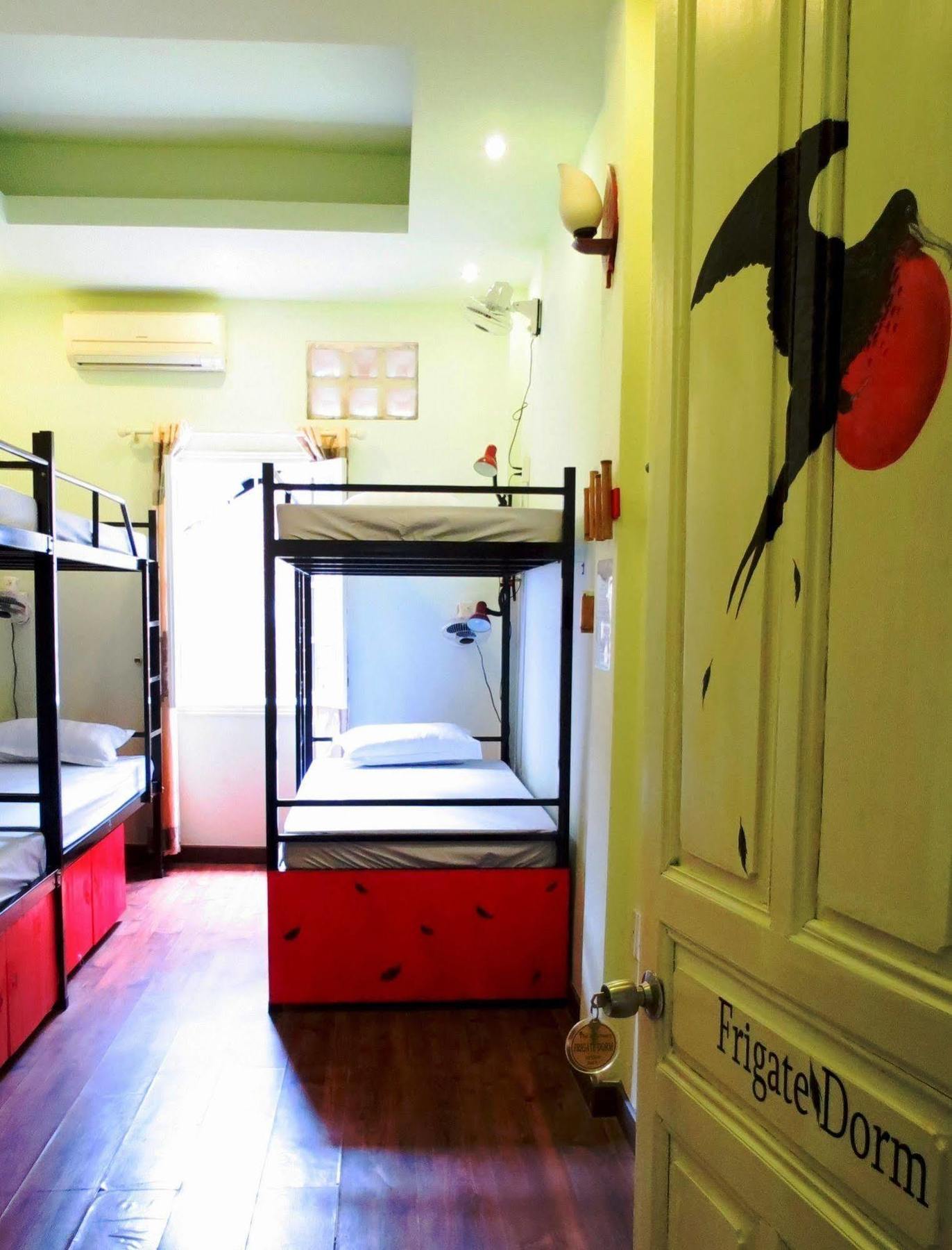 Hanoi Massive Hostel Exterior foto
